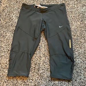 Nike running crops size small